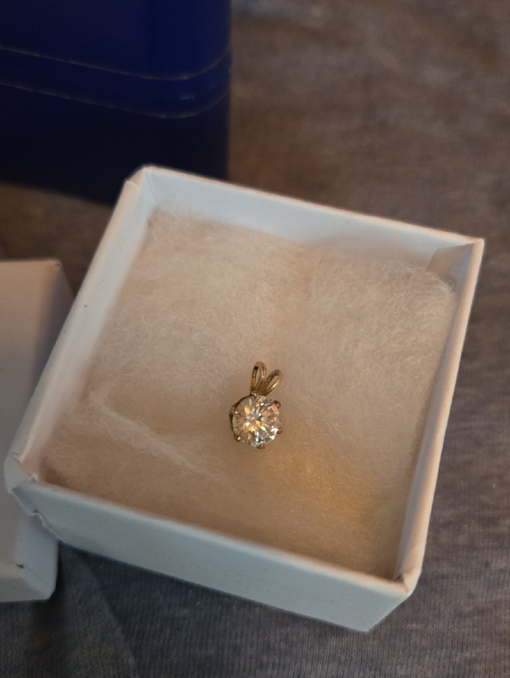 1970's Classic Style cubic zirconia round solitaire Pendant, Gold tone setting
